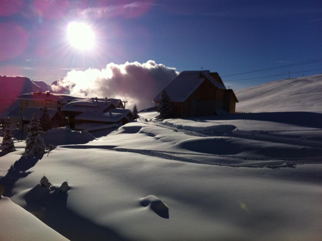 Hotel Le Dome Alpe d'Huez ภายนอก รูปภาพ