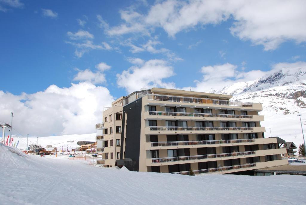 Hotel Le Dome Alpe d'Huez ภายนอก รูปภาพ